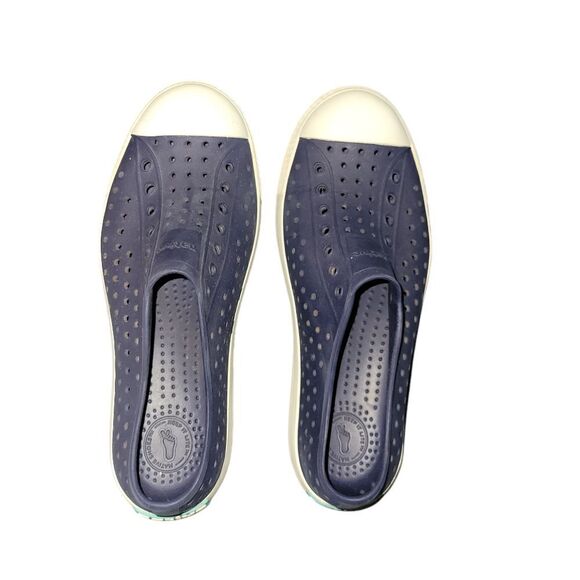 Native slip on shoes blue and white size J 5 - Picture 1 of 6